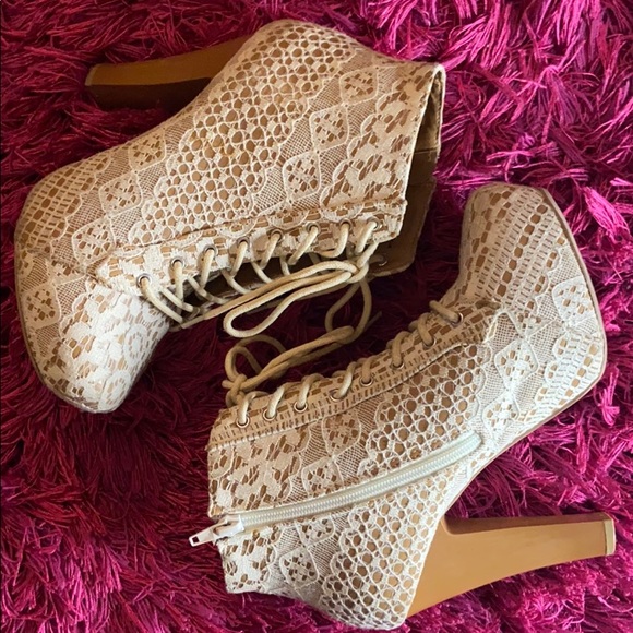 Pair of beautiful boot heels! - Picture 3 of 4